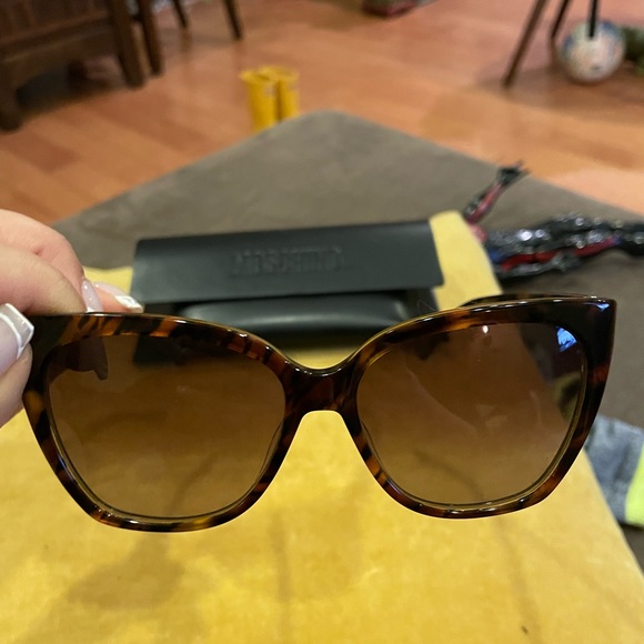 Moschino sunglasses in new condition - Picture 3 of 5
